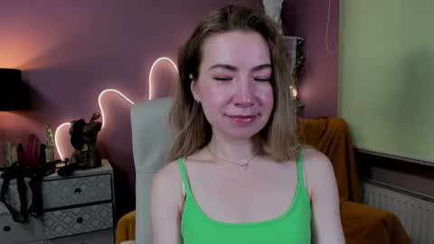 Mia online show from September 12, 6:46 am