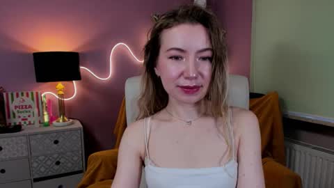 Mia online show from November 6, 7:58 am