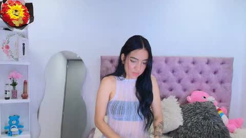 mia online show from November 20, 7:09 am