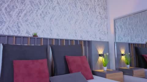 MIa online show from December 5, 3:46 pm