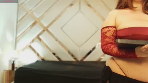 mia_pembroke_ online show from June 30, 4:12 am