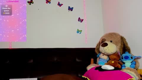 Mia online show from October 19, 5:20 am