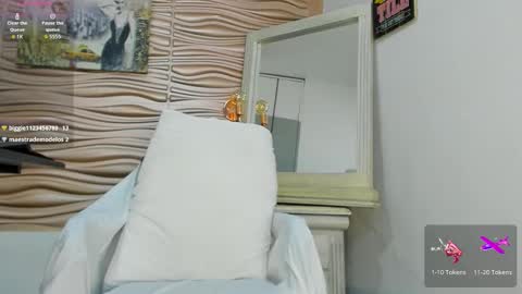 Mariana online show from March 5, 6:04 pm