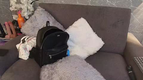 Mia Roux online show from February 2, 7:04 pm