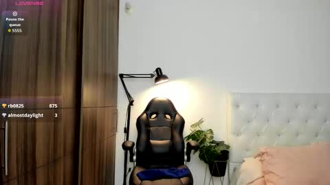 Mia online show from January 16, 12:23 pm