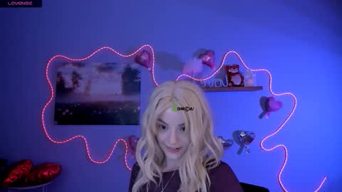 mia_starrr_ online show from February 25, 8:51 pm