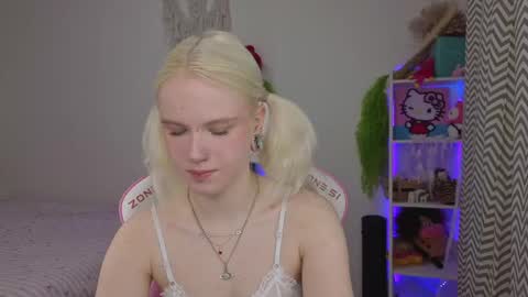 Mia online show from April 15, 3:29 am