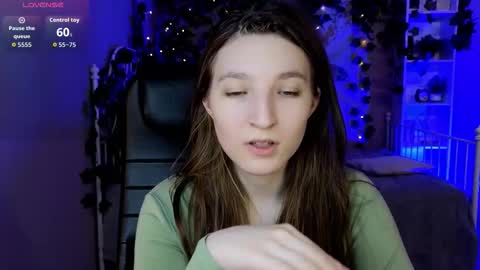 Mia online show from February 7, 10:30 am