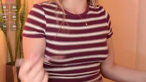 Mia White  online show from May 29, 1:31 pm