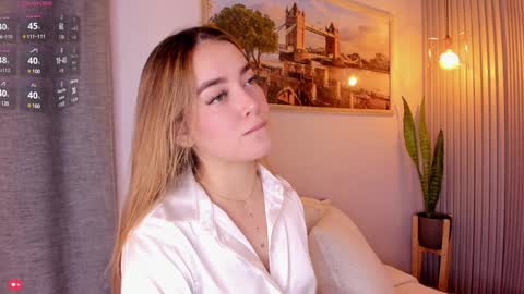 Mia White  online show from February 3, 12:47 pm