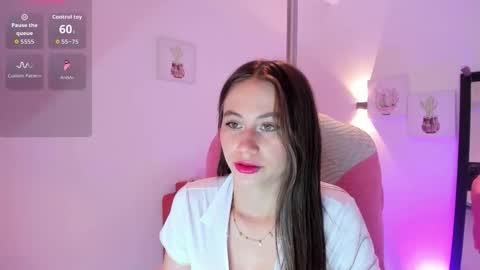 Mia online show from February 23, 5:01 pm