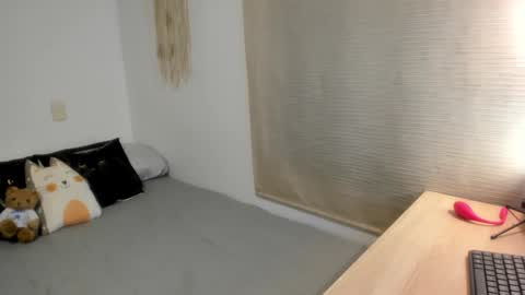 Mia   online show from January 31, 8:54 pm