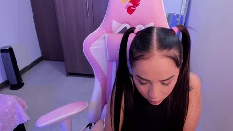 mia  nicolle online show from February 22, 2:17 am