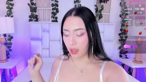 Mia online show from November 2, 12:30 pm