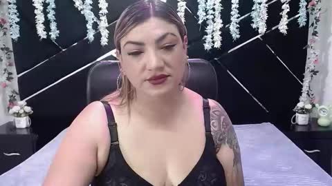 miaa_sweett_x online show from April 17, 3:08 am