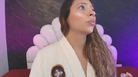 Mia online show from April 17, 12:07 pm