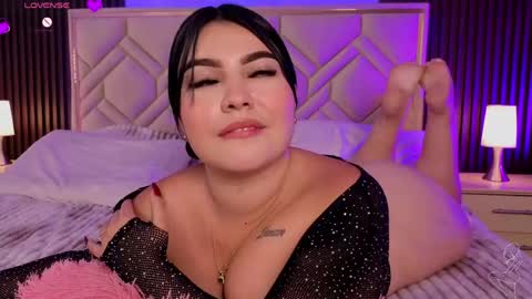 Miaa Farrel online show from April 16, 8:08 pm