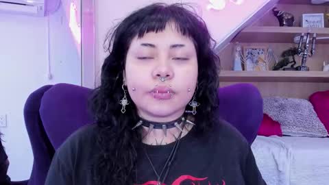 Mia online show from January 9, 12:31 pm