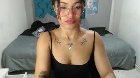 miacumgirl online show from February 26, 4:17 pm