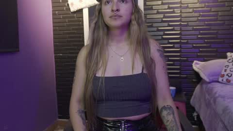 Mia online show from December 29, 2:17 am