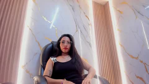 miadivinehyh online show from June 27, 2:45 pm