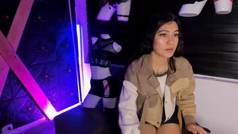 miafox_03 online show from February 6, 2:42 pm