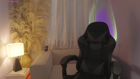 Mia Gomez online show from February 17, 12:59 pm