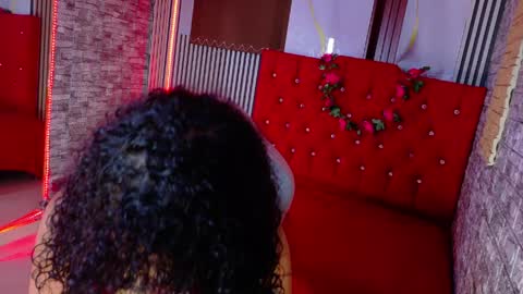 MIA VELEZ online show from April 9, 6:19 am