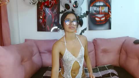 miahotcs online show from November 2, 2:31 pm