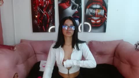 miahotcs online show from December 21, 4:00 pm