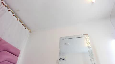 miajhonsonx online show from April 19, 2:06 pm