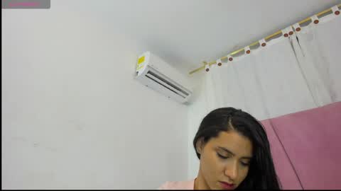 miajhonsonx online show from April 10, 4:35 pm