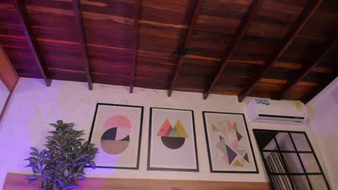 Mia  online show from April 11, 7:45 am