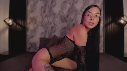 Mia Larouse online show from March 13, 12:02 am