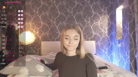 Mia online show from September 11, 4:18 pm