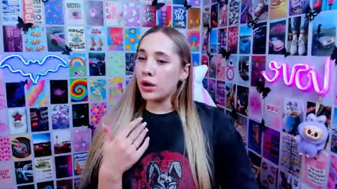 miamilas online show from March 17, 3:27 pm