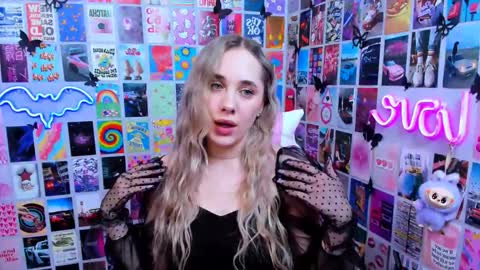 miamilas online show from March 18, 3:28 pm