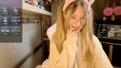 MiaMoon online show from May 30, 6:22 am