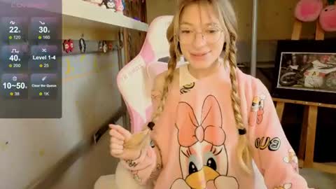 MiaMoon online show from June 18, 11:48 am