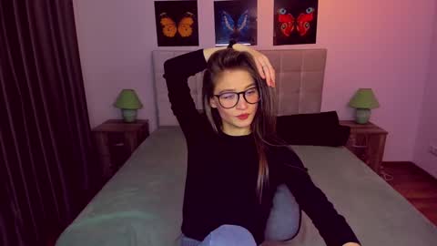 Mia online show from January 17, 6:12 pm