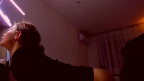 Mia online show from February 28, 7:13 pm