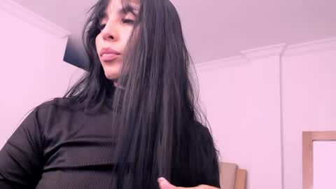 Mia Quevedo online show from June 5, 5:08 pm