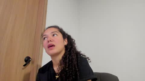 Mia Rouse online show from May 27, 10:07 pm