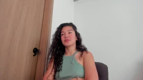 Mia Rouse online show from June 1, 3:03 pm