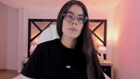 Mia online show from March 3, 12:12 am