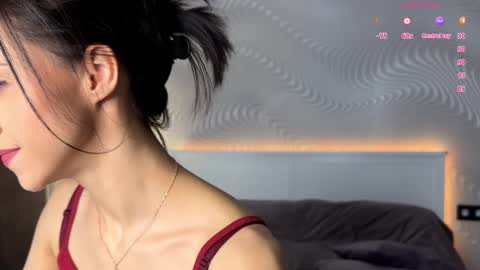 Mia online show from March 24, 7:36 am