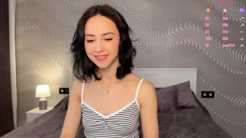 Mia online show from April 28, 8:07 am