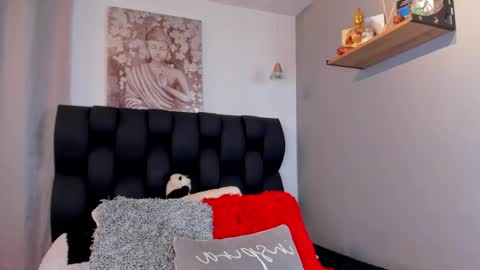 miavelvet1 online show from September 26, 2:31 am