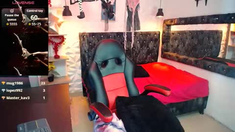 mia online show from October 18, 2:53 pm