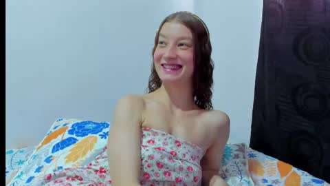  Chloe  online show from April 18, 7:58 pm